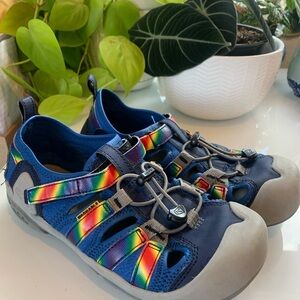 Keen Kids' Size 5 Rainbow and Blue Water Shoes
